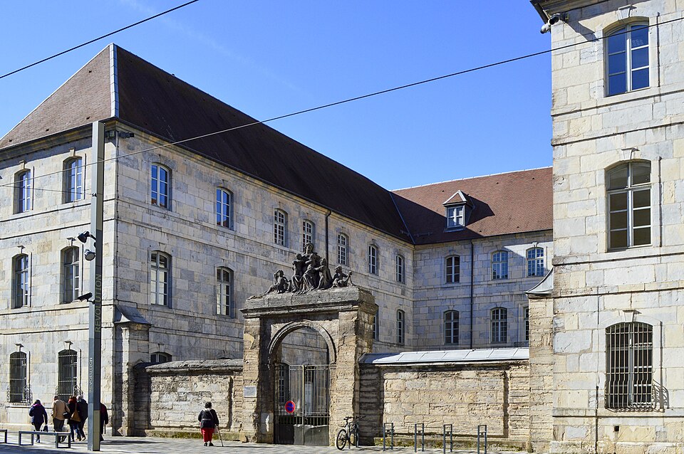 960px-Besançon,_l’ancien_Hôpital_du_Saint-Esprit_(2) Marie & Louis Pasteur University headquarters in downtown Besançon